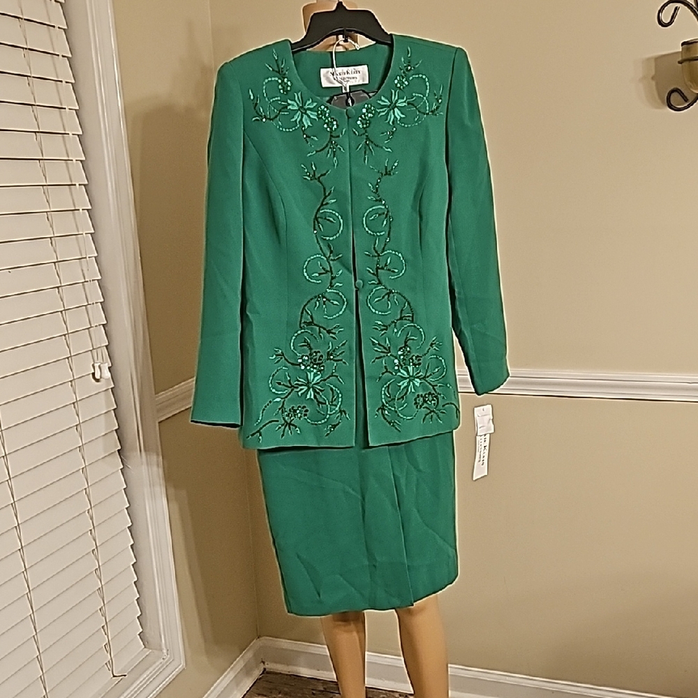 Elegant Green Skirt Suit